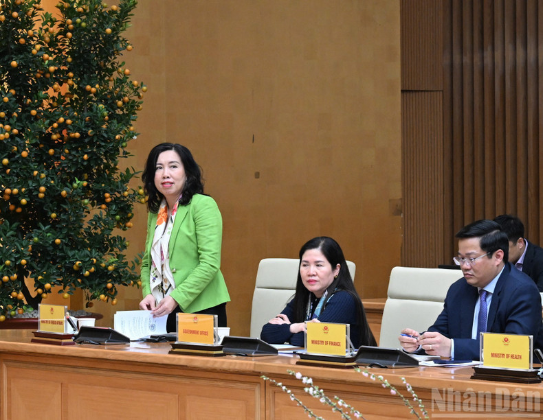 La vice-ministre des Affaires étrangères Le Thi Thu Hang prend la parole lors de la rencontre.