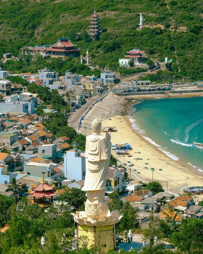 Vue vers le nord de Nhon Ly. Photo : phamvanphong. 2bai-bac-quy-nhon-jonathan-phan.jpg