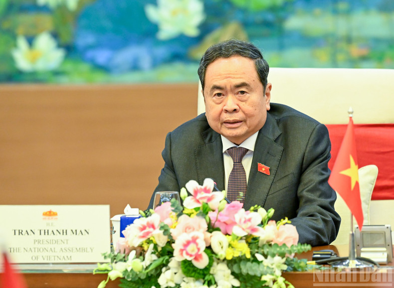 Le président de l’Assemblée nationale Tran Thanh Man prend la parole lors de l’entrevue. (Photo : Duy Linh)