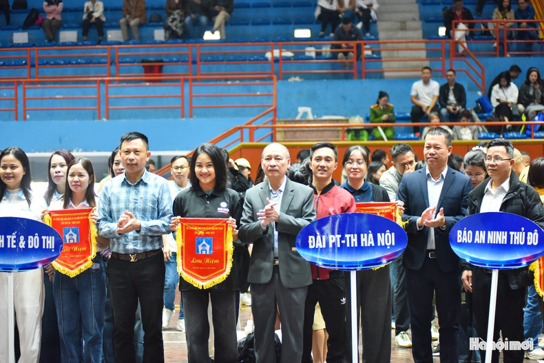 Les représentants de 25 organes de presse participent cette année aux Jeux sportifs, affirmant un esprit de solidarité et une détermination forte à se mesurer les uns aux autres.