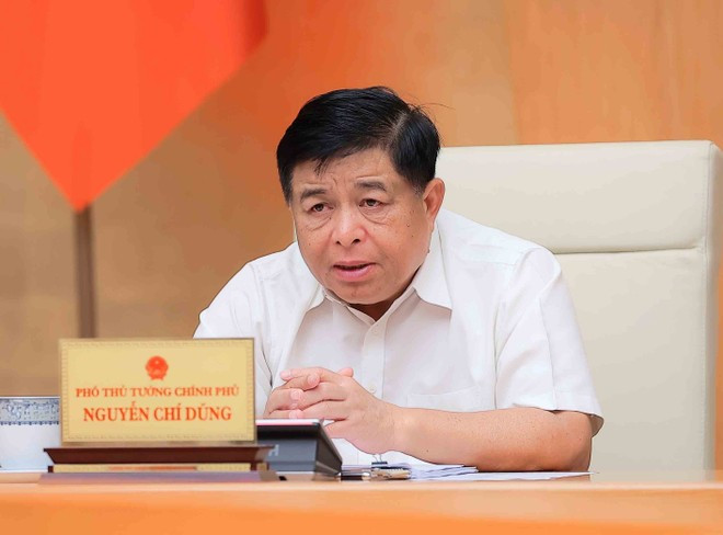 Le vice-Premier ministre Nguyen Chi Dung prend la parole lors de la réunion. Photo : VNA. Le vice-Premier ministre Nguyen Chi Dung prend la parole lors de la réunion. Photo : VNA.