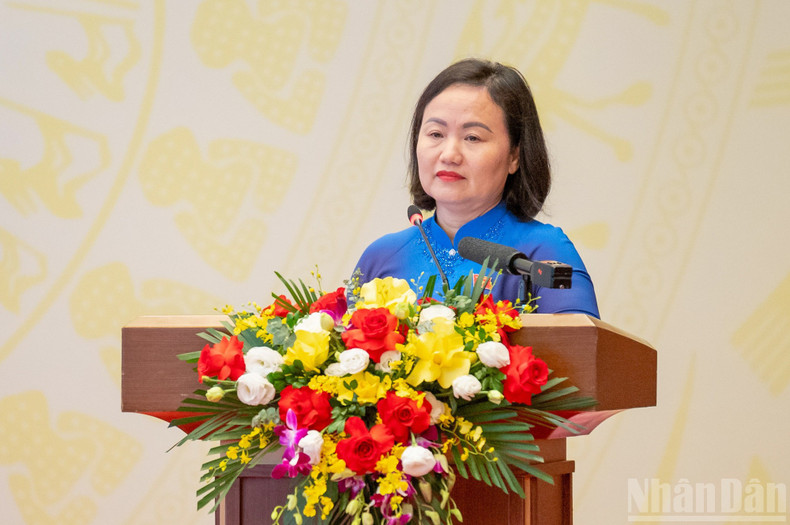 La Vice-Présidente de la Commission économique et financière, Pham Thuy Chinh, s’exprime lors de la conférence. (Photo : DUY LINH)