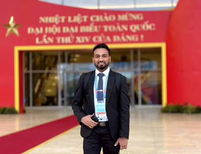 Dasun Wijesekara, représentant de l’unité média du Janatha Vimukthi Peramuna (JVP, ou Front de libération du peuple) du Sri Lanka. Photo: VNA