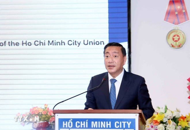Pham Thanh Kien, vice-président permanent du Conseil populaire de la ville et président de l'Association municipale d'amitié Vietnam–États-Unis, s'exprime lors de l'événement. Photo : VNA. Pham Thanh Kien, vice-président permanent du Conseil populaire de la ville et président de l'Association municipale d'amitié Vietnam–États-Unis, s'exprime lors de l'événement. Photo : VNA.
