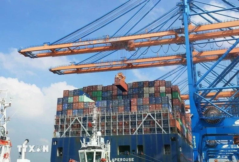 Au port international de Gemalink, dans le chef-lieu de Phu My, province de Ba Ria-Vung Tau (au Sud). Photo : VNA. Au port international de Gemalink, dans le chef-lieu de Phu My, province de Ba Ria-Vung Tau (au Sud). Photo : VNA.
