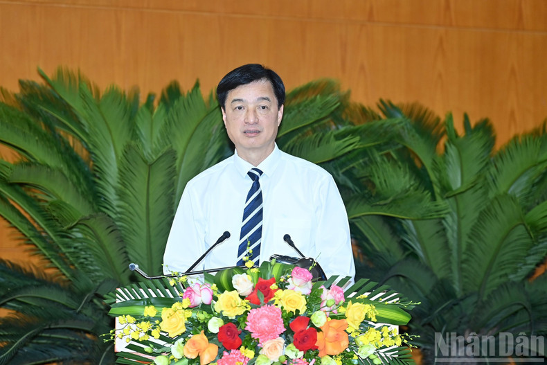 Nguyen Duy Ngoc, membre du Bureau politique, Secrétaire du Comité central du Parti et Président de la Commission centrale de Contrôle du Parti, s’est exprimé lors de la conférence.