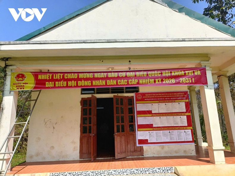 La commune de Muong Quang compte 11 circonscriptions électorales, dont deux disposent de zones de vote anticipé en raison de l'éloignement et des conditions de transport difficiles.