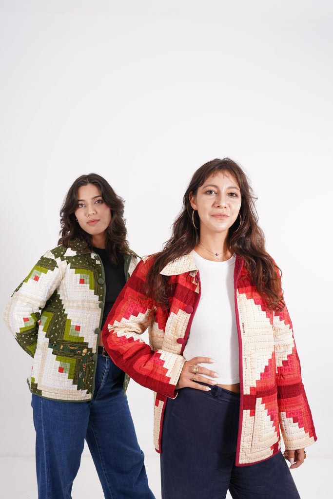 Certaines quilteuses suivent une formation pratique qui les amène à réaliser des pièces de plus en plus élaborées.