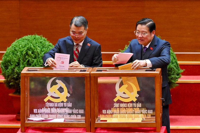 Les délégués ont voté pour l’élection du Comité central du XIVe mandat.