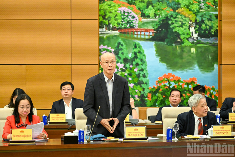 Le Professeur, Docteur Tran Ngoc Duong intervient lors de la conférence. (Photo : Duy Linh)