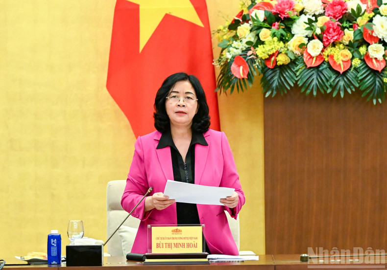 La Présidente du Comité central du Front de la Patrie du Vietnam Bui Thi Minh Hoai s’exprime lors de la conférence. (Photo : Duy Linh)