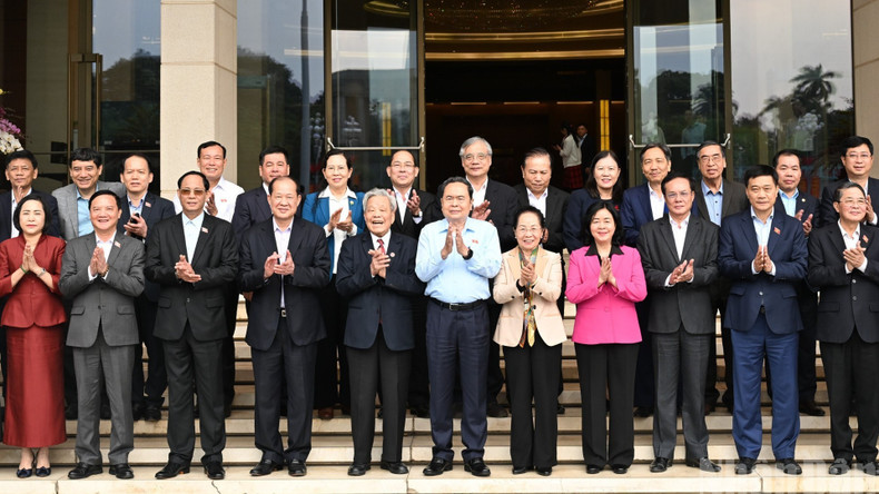 Le Président de l’Assemblée nationale Tran Thanh Man et la Présidente du Comité central du Front de la Patrie du Vietnam Bui Thi Minh Hoai co-président la conférence. (Photo : Duy Linh)