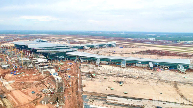 Les travaux ont débuté à la fin du mois de septembre 2022 et seront achevés de façon synchronisée avec l’inauguration et l’accueil du premier vol technique prévu le 19 décembre prochain.