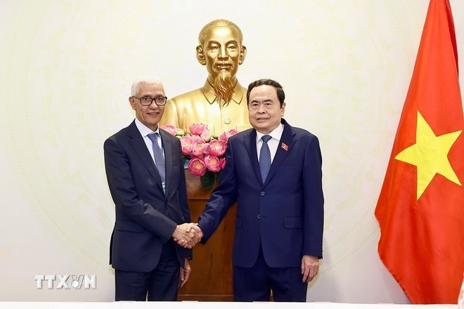 Le président de l’Assemblée nationale du Vietnam Trân Thanh Mân (droite) et le président de la Chambre des représentants du Maroc, Rachid Talbi Alami. Photo : VNA. Le président de l’Assemblée nationale du Vietnam Trân Thanh Mân (droite) et le président de la Chambre des représentants du Maroc, Rachid Talbi Alami. Photo : VNA.