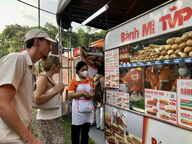 Un stand de pain au 3e Festival du pain du Vietnam - avril 2025 à Ho Chi Minh-Ville. Photo : VNA. Un stand de pain au 3e Festival du pain du Vietnam - avril 2025 à Ho Chi Minh-Ville. Photo : VNA.