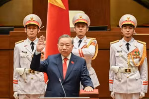 Le Président de la République, To Lam, prête serment lors de sa prise de fonction. Photo : Thuy Nguyen/Journal Nhân Dân.