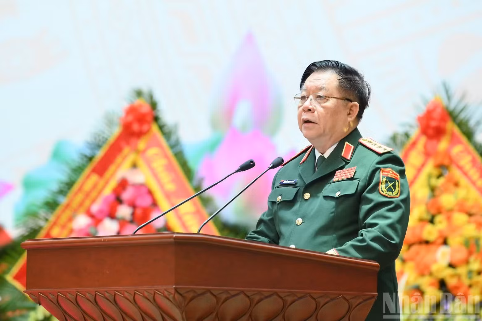 cuc-tuyen-huan-nhuan-huan-chuong-hang-nhat-9529.jpg