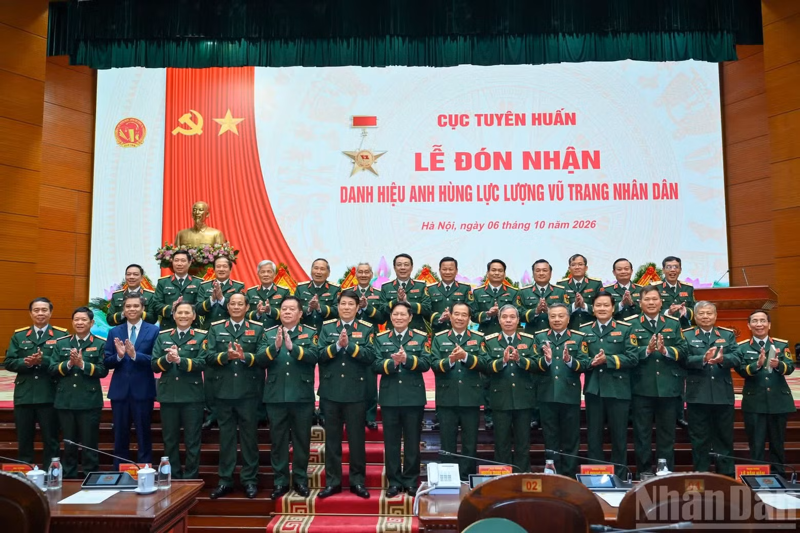 cuc-tuyen-huan-nhuan-huan-chuong-hang-nhat-9451.jpg