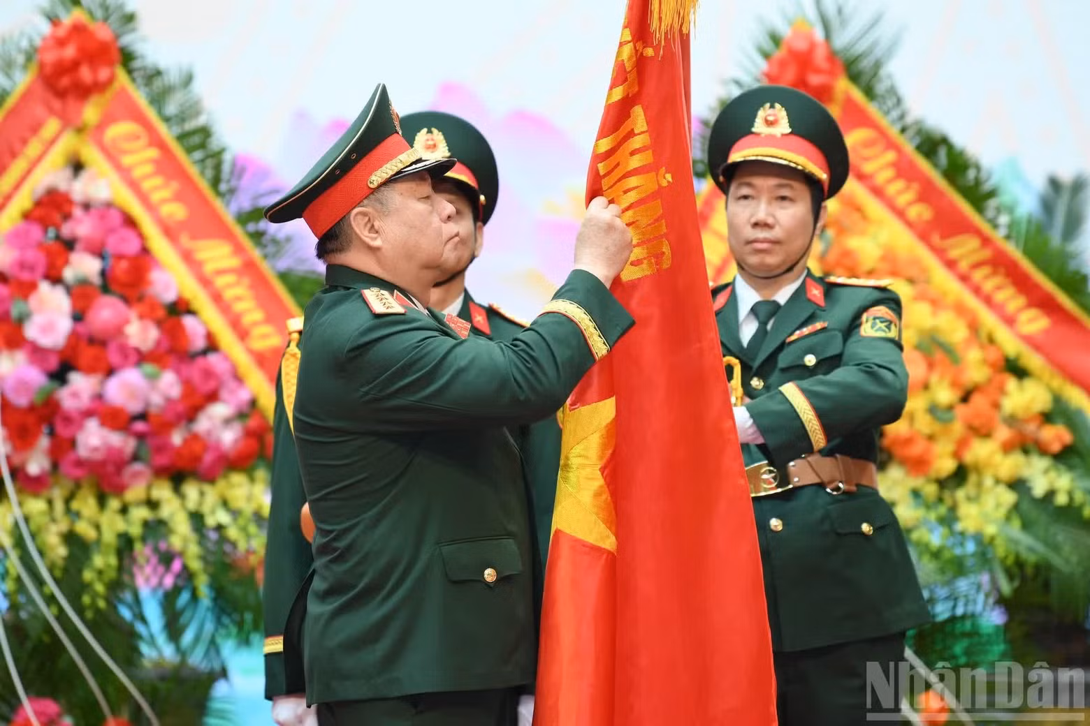 cuc-tuyen-huan-nhuan-huan-chuong-hang-nhat-95.jpg
