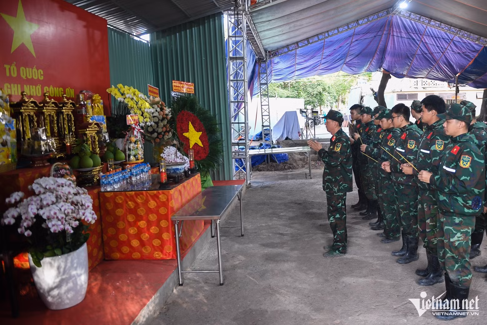 w-quy-tap-hai-cot-le-thi-rieng-nguyen-hue-2997.jpg