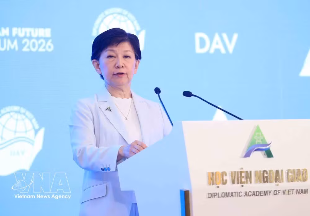 La secrétaire générale adjointe de l’ONU et Haute représentante pour les affaires de désarmement, Izumi Nakamitsu, s'exprime. Photo: VNA