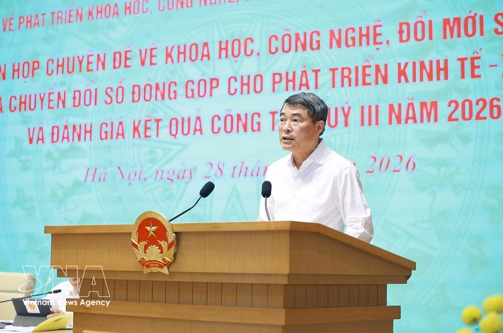 Le Premier ministre Le Minh Hung, chef du Comité directeur central pour le développement des sciences, des technologies, de l’innovation et de la transformation numérique. Photo : VNA