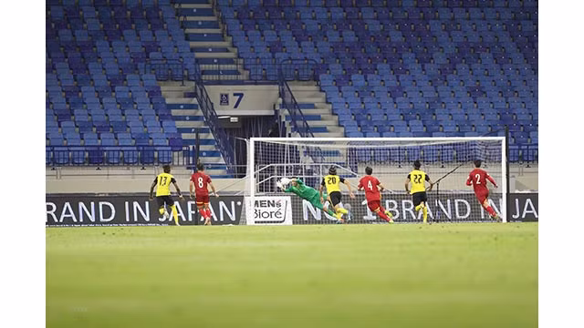 Les meilleures photos des footballeurs vietnamiens lors de leur match contre la Malaisie ảnh 6
