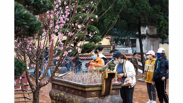  Des milliers de touristes ont visité la pagode Huong ảnh 9