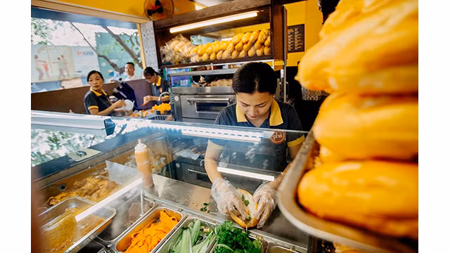 Le « banh mi » vietnamien et ses variantes conquièrent le monde ảnh 9 Le « banh mi » vietnamien et ses variantes conquièrent le monde ảnh 9