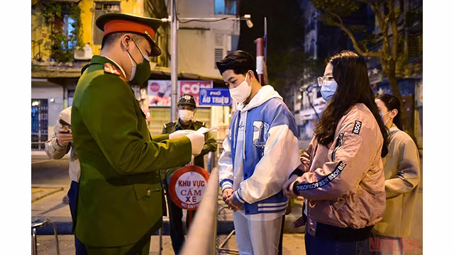 Hanoï et Hô Chi Minh-Ville célèbrent une saison de Noël spéciale ảnh 12 Hanoï et Hô Chi Minh-Ville célèbrent une saison de Noël spéciale ảnh 12
