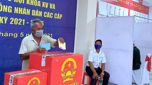 Voter dans la province la plus la méridionale du pays ảnh 8