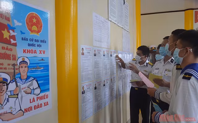 Organiser les élections anticipées dans les îles de la Mer Orientale ảnh 7