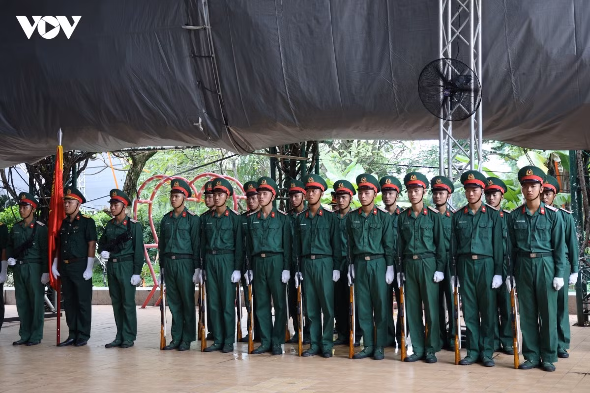 La garde d’honneur du Commandement militaire de Hô Chi Minh-Ville participe à la répétition générale. Photo : Ty Huynh