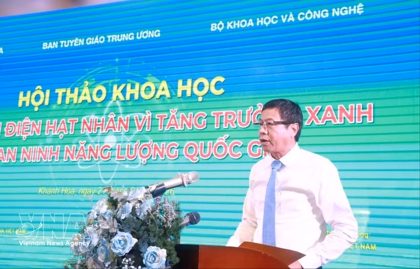 Le vice-ministre des Sciences et des Technologies, Le Xuan Dinh, s'exprime lors du séminaire. Photo: VNA