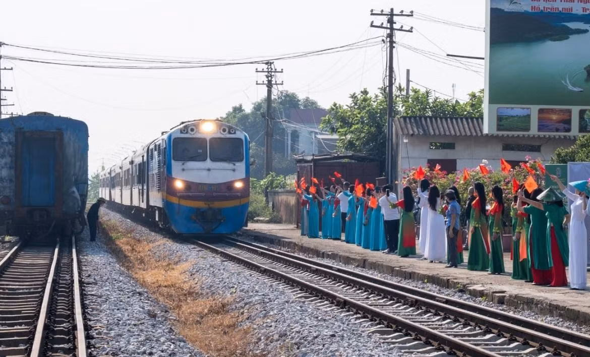 Le train touristique lors d’un essai effectué début octobre 2026. Photo : Service de la culture, des sports et du tourisme de Thai Nguyen.