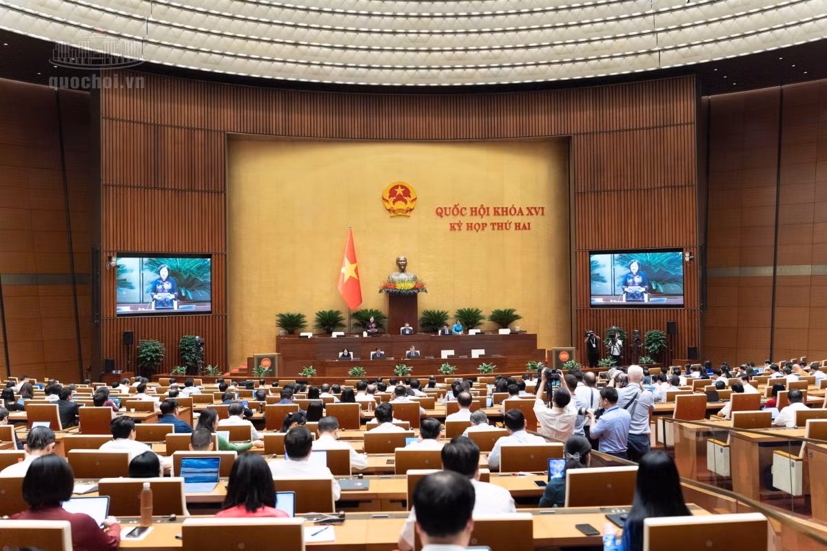 Vue d’ensemble de la séance de discussion, l’après-midi du 29 octobre. Photo : quochoi.vn.
