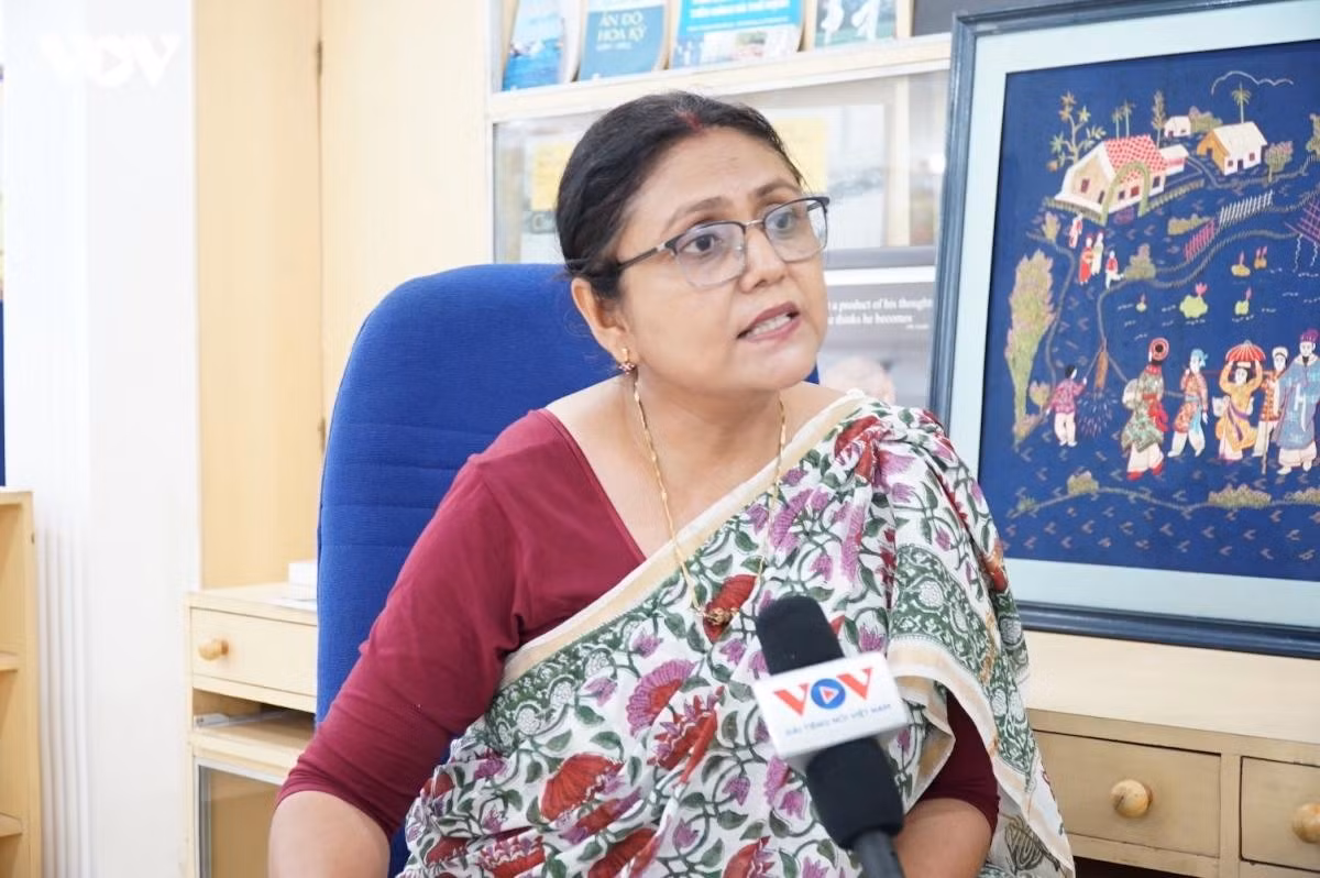 La professeure Sonu Trivedi.