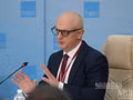 Konstantin Sidorenko, chef de l’Agence chargée des relations internationales et de l’économie extérieure du Primorié, participe à un débat organisé par l'agence de presse russe TASS. Photo : NDEL