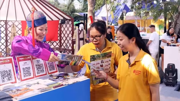 Un stand consacré à la promotion du tourisme mongol lors d’un événement organisé au Vietnam. (Photo : VNA)
