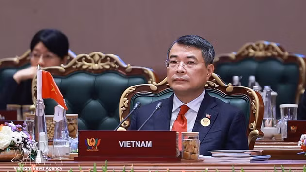 Le Premier ministre Le Minh Hung au 18e Sommet des BRICS, le 13 septembre à New Delhi en Inde. Photo : VNA. 