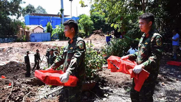 Les opérations de recherche et d’exhumation se poursuivent sans interruption dans le parc Le Thi Rieng. Photo : collaborateur