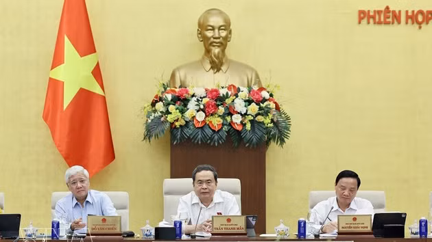 Le président de l'Assemblée nationale, Tran Thanh Man (au milieu). Photo : VNA. 