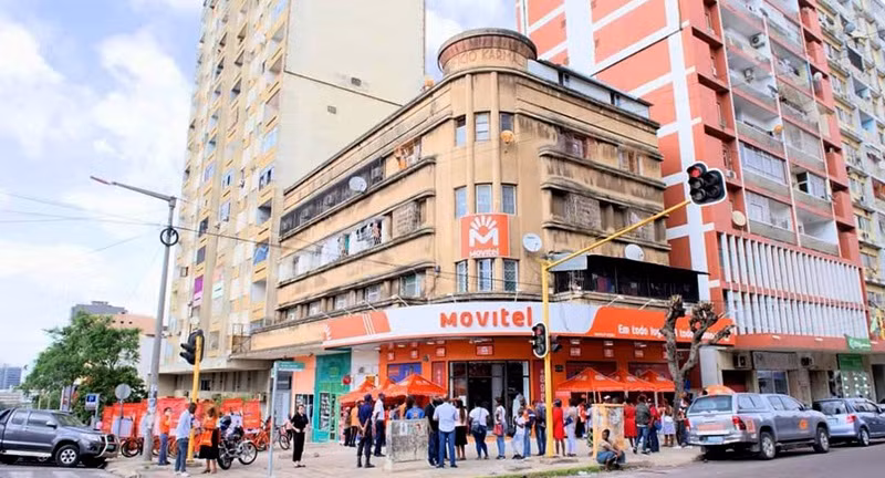 Dans les domaines des médias, de l’infrastructure numérique, le groupe de l’industrie et des télécommunications de l’Armée du Vietnam – Viettel – a déployé avec succès de nombreux projets d’investissement en Afrique. Photo : baoquocte. Dans les domaines des médias, de l’infrastructure numérique, le groupe de l’industrie et des télécommunications de l’Armée du Vietnam – Viettel – a déployé avec succès de nombreux projets d’investissement en Afrique. Photo : baoquocte.