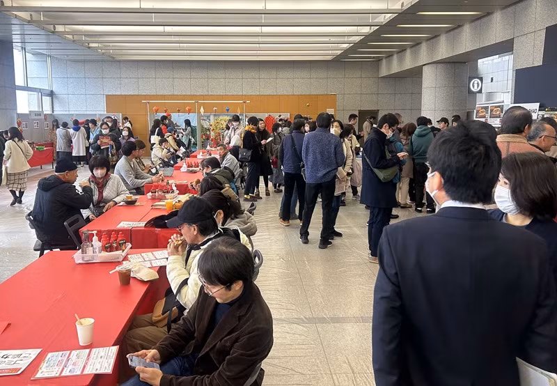 De nombreuses personnes ont participé au festival. Photo : baoquocte.