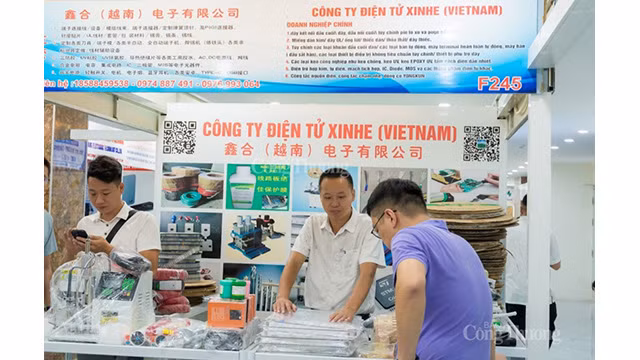 Selon les représentants de nombreuses entreprises chinoises, le Vietnam était également attrayant pour les investisseurs étrangers, car il a attiré les entreprises électroniques parmi les 500 plus grandes entreprises mondiales pour venir investir. Photo: congthuong.vn