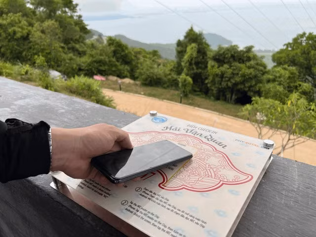 Une nouvelle expérience pour les touristes lors de la visite du site historique de Hai Vân Quan ảnh 1