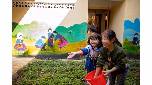 Le soutien de ChildFund Vietnam a pas apporté de la joie et une meilleure qualité de vie des élèves. Photo : thoidai.com.vn