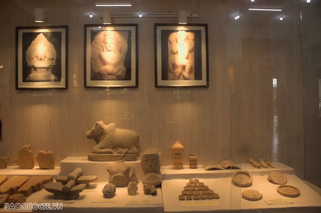 Des centaines d’objets et de documents sont exposés au musée provincial de Quang Ngai, aidant les visiteurs à avoir un aperçu de la culture de Sa Huynh. Photo : baoquocte.vn