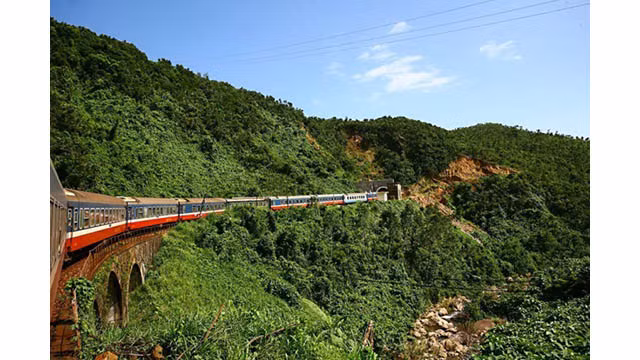 D’une longueur de 20 km, le col Hai Vân est un excellent itinéraire pour profiter de panoramas exceptionnels. Photo: thoidai.com.vn