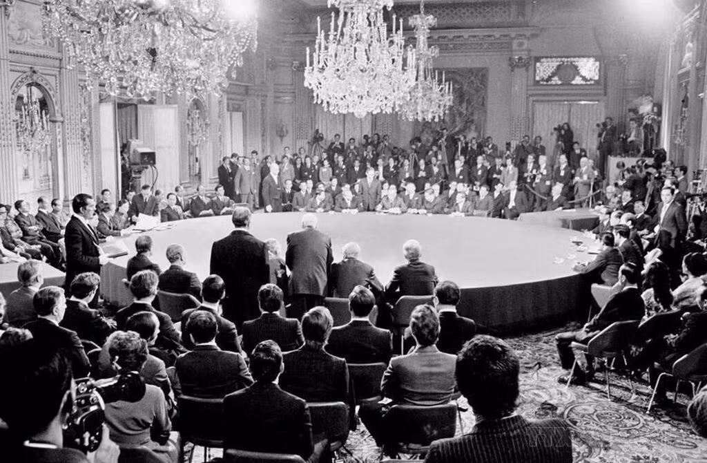 La Conférence internationale sur le Vietnam, tenue du 26 février au 2 mars 1973 à Paris, s’est achevée par la signature des Accords de Paris stipulant un cessez-le-feu et le rétablissement de la paix au Vietnam. Photo : Archives/VNA/CVN.